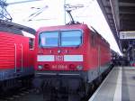 143 250-9 mit dem RE9 nach Stralsund im Rostocker HBF am 7.8.05