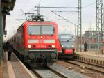 Bahnhof Nordhausen, auf Gleis 1a steht 143 002-4  mit dem RE 4664 nach Kassel-Wilhelmshhe am 18.