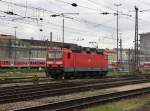 Die 143 876 am 16.05.2009 bei einer Rangierfahrt im Mnchner Hbf.