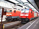 BR 143 655-9 und 146 203-5 im Hbf Stuttgart am 16.09.06.