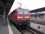 Die BR 143 076-0 am 14.05.2006 in Kassel Hbf.