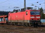 143 959-5 (9180 6 143 959-5 D-DB) am 27.01.2017 mit leeren Autotransportwagen in Seelze einlaufend, hier die Lok im Zoom...