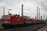 MEG 601 (143 179) am 24.6.13 mit einem Schrottzug und ECR 247 042 als Bremslok am Schluss in Duisburg-Bissingheim.