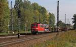 151 022-1 mit gemischtem Güterzug in Leipzig-Thekla am 03.10.2015 fotografiert.