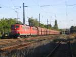 151 161 und eine weitere 151 ziehen im letzten Abendlicht des 13.10.2007 eine Kohlezug durch Bonn-Mehlem in Richtung Norden.