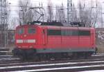 Die 151 071-8 wird fr ein KLV-Zug bereitgestellt.Aufgenommen am 26.01.05 im Bahnhof Rostock-Seehafen Hhe Aufsicht.