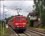 151 069 mit einem Lokzug bestehend aus 140ern Richtung Gladbach bei der Durchfahrt von Erkelenz 23.7.2009