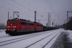 151 028-8 + 151 087-4 fahren mit einem Coilzug durch Duisburg Bissingheim am 27.12.2010
