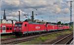 - Am Hauptbahnhof in Koblenz - Ein Lokzug, bestehend aus 185 232-6, 185 312-6, 151 076-7, 185 268-0 und 185 049-4 durchfhrt am 23.06.2011 den Hauptbahnhof von Koblenz.