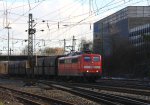 151 012-2 DB kommt mit einem Kohlenleerzug aus Mannheim(D) nach Zandvliet(B) und fhrt in Aachen-West ein Bei Sonne am Rosenmontag 20.2.2012.
