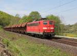 Aus der anderen Blickrichtung kam dann 151 099-9 mit Kaliwagen in Fahrtrichtung Sden. Aufgenommen am 30.04.2012 bei Ellershausen.