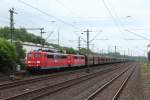 151 017-1 und ein weitere 151 ziehen einen Kohlezug durch Dsseldorf-Eller am 27.06.2012