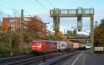 151 014-8 fuhr am 27.10.2012 mit einem Containerzug durch Hamburg-Harburg.