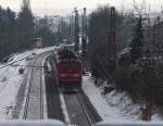 151 040-3 und 151 067-6 kommen ohne Anhang aus Richtung Dillingen/Saar mit unbekanntem Ziel.
Gleich rollen die Beiden durch den Bahnhof Ensdorf in Richtung Saarbrcken.

KBS 685 16.01.2013