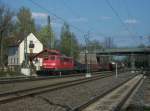 151 160 durchfhrt am 25. April 2013 mit einem gemischten Gterzug den Bahnhof Hochstadt-Marktzeuln Richtung Lichtenfels.