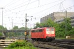 151 134-4 DB rangiert in Aachen-West bei Regen und Gewitter am Abend vom 28.5.2013.