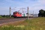 151 166-6 DB Schenker Rail Deutschland AG mit einem Containerzug in Vietznitz und fuhr in Richtung Wittenberge weiter.