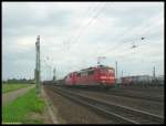 Am 27.08.2006 fuhr dieser Gterzug mit 151 030 als Vorspannlok vor 151 149 durch Mainz-Bischofsheim.