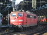 Kesselwagenzug fährt durch den Aachener Hauptbahnhof (8. Januar 2014).