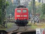 DB Schenker Rail 151 166-6 steht am 28.06.14 in Frankfurt Ost von Bahnsteig aus Fotografiert