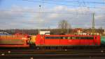 151 043-7 DB steht in Aachen-West mit einem langen Autozug aus Polen nach Belgien.