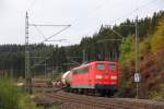 151 163-3 DB Schenker schiebt einen Güterzug über die Frankenwaldrampe bei Steinbach am 23.10.2015.