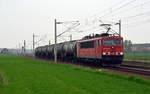 155 206 führte am 04.04.17 einen aus nur sechs Kesselwagen bestehenden Zug durch Rodleben Richtung Roßlau.