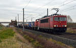 155 157 führte am 18.11.17 ihren Güterzug, in den auch 294 888 eingestellt war, durch Brehna Richtung Halle(S).