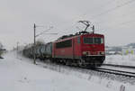 28. Dezember 2010, Ein Kesselwagenzug nach Saalfeld passiert den Haltepunkt Küps