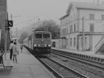 Am 16.8.1995 fuhr 155 248-8 mit einer RB nach Heidelberg in Hirschhorn ein. Alle Rechte am Bild gehören Rudolf Pavel. 