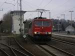 BR 155 125-8 mit GZ - Tankwagen am Stellwerk Altenbeken in 
Richtung Paderborn.(20.04.2008)