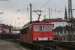 155 105-0 mit einem Wechselaufliegerzug im Bahnhof Offenburg 20.4.08