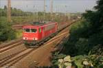 Mit einem Rungenwagenzug hat 155 150-5 den Gbf. Gelsenkirchen-Bismarck passiert. 10.09.2008