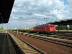 155 056-5 mit Thyssen Krupp Langschienen Spezial Zug durch Berlin Schnefeld Flughafen am 28.08.