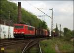 155 064 (9180 6155 064-4 D-DB) schleppt einen Coilzug aus dem Ruhrgebiet nach Kreuztal. (Hohenlimburg am Morgen des 30.04.2010)