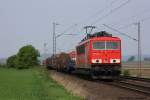 155 251 mit einem kurzen Gterzug am 29.4.11 bei Holtensen/Linderte.