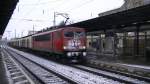 Eine BR 155 Railion trifft am 21.01.2012 mit einem FR aus Saalfeld (Saale) in Frth Hbf ein.