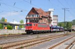 155 048 mit einem Autozug in Weinheim am 25.4.09