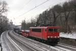 155 108-4 mit einem gemischten Gterzug, aufgenommen am 19.01.2013 kurz vor Bielefeld.