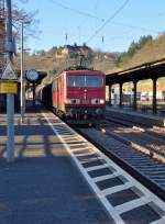 In Linz ist hier die 155 063-1 mit einem Gterzug gen Sden zu sehen.