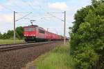 155 082-1 ist am 13.06.13 mit einem ordentlichen gemischten Gterzug in Richtung Leipzig-Engelsdorf unterwegs.