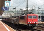 ...dann durchfuhr 155 031-8 mit einem megalangen leeren Autozug Kassel-Wilhelmshhe (4.7.2013).