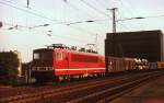 Die damals noch neue 250 006-4 (LEW 14766/1976, Bw Dresden-Friedrichstadt), die sptere 155 006-0, durchfhrt im August 1977 Dresden-Mitte.