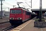 Durchfahrt von 155 013-6 von DB Schenker mit einem Kesselwagenganzzug am 07.08.2013 durch Fulda Hbf gen Eisenach.