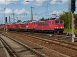 155 089 zieht einen Lokzug bestehend aus 3 BR 241 und 3 BR 290 durch Gößnitz.27.08.2014.