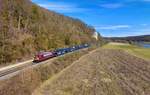 155 016 mit einem Autozug am 17.03.2023 bei Matting.