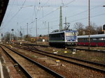 Am 03.04.2016 kam die 155 045(155 238) mit einem Holzzug aus Richtung Salzwedel nach Stendal.Hier rangierte sie gerade an das andere Zugende um dann den Zug nach Borstel zu bringen.