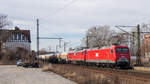 12. Februar 2019 in Magdeburg-Sudenburg: 156 002-8 + 232 489-5 der MEG sind gerade mit einem Gaskesselzug in Richtung Osten unterwegs. 