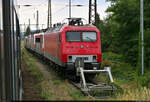 Auf Gleis 44 von Naumburg(Saale)Hbf haben sich zahlreiche EBS-Loks zur Wochenendruhe versammelt. Das sind 156 002-8, 155 239-7 (250 239-1), 143 124-6, 143 056-0 sowie 187 420-5.
Geschossen aus einem RB25-Ersatzzug.

🧰 Erfurter Bahnservice GmbH (EBS)
🕓 13.8.2022 | 13:02 Uhr