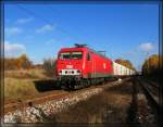 Die leider nicht mehr in Serie gegangene letzte E-Lok-Neuentwicklung des LEW Hennigsdorf fr die Deutsche Reichsbahn luft heute bei der MEG. MEG 802 mit einem Containerzug im Bf Doberlug-Kirchhain, 31.10.07.